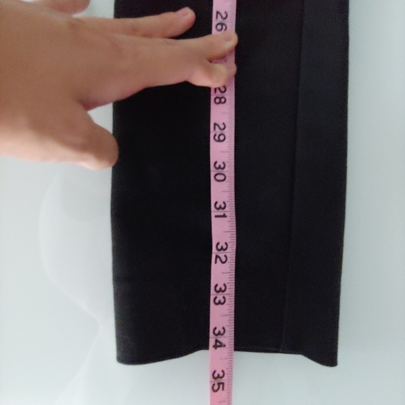 Le Chateau black cropped skinny leg pant - Picture 5 of 6